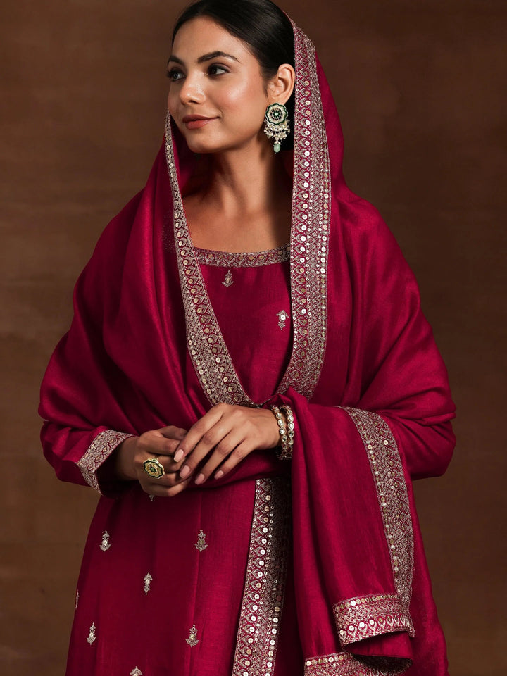 Pink Embroidered Silk Blend Straight Suit With Dupatta