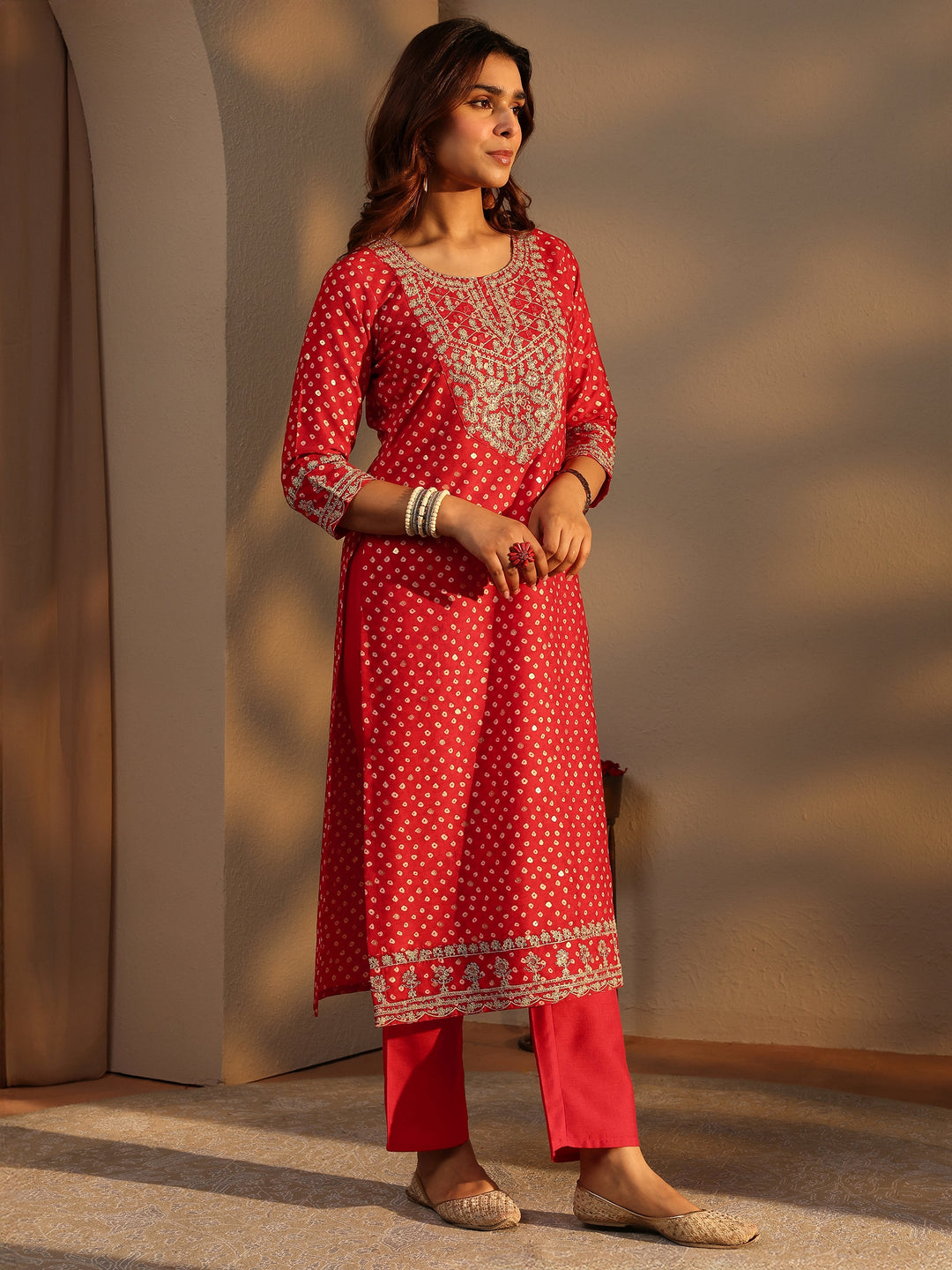 Red Bandhani Printed Silk Blend Straight Suit Set With Dupatta