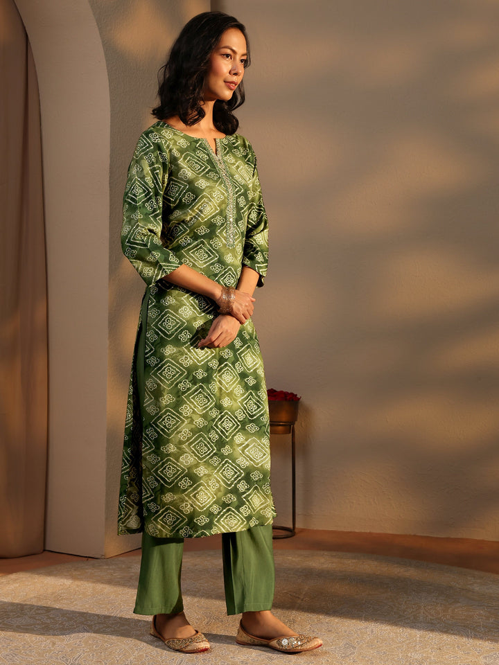 Green Bandhani Printed Rayon Straight Suit Set With Dupatta