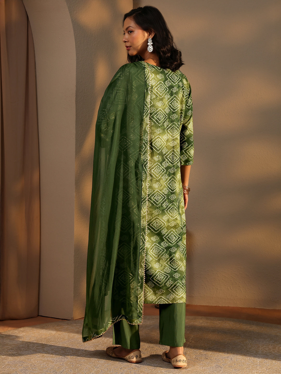 Green Bandhani Printed Rayon Straight Suit Set With Dupatta
