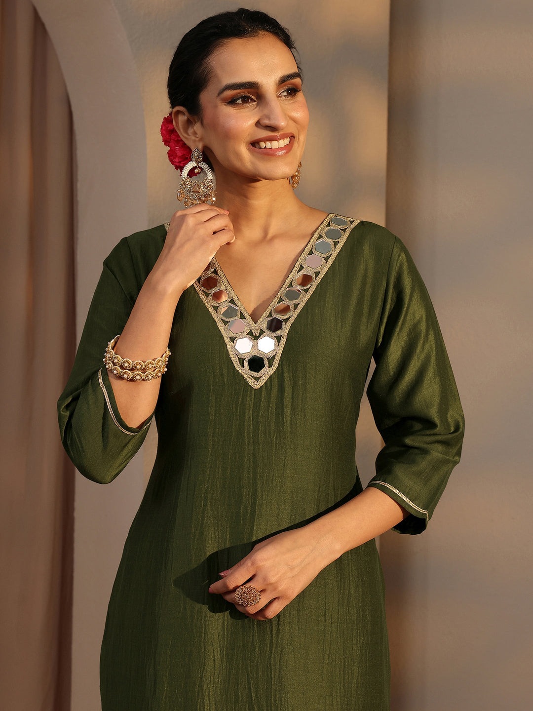 Green Embellished Silk Blend Straight Kurta Set