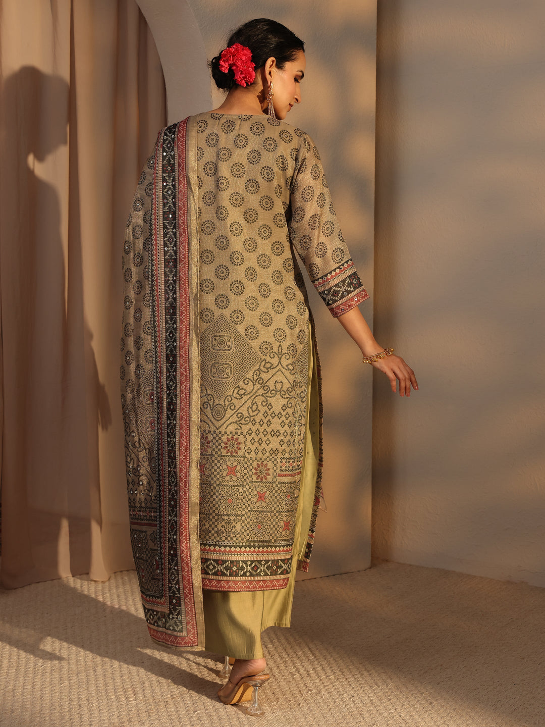 Beige Bandhani Printed Silk Blend Straight Suit Set With Dupatta