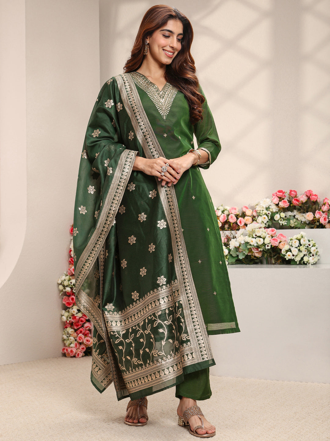 Green Embroidered Silk Blend Straight Suit Set With Dupatta