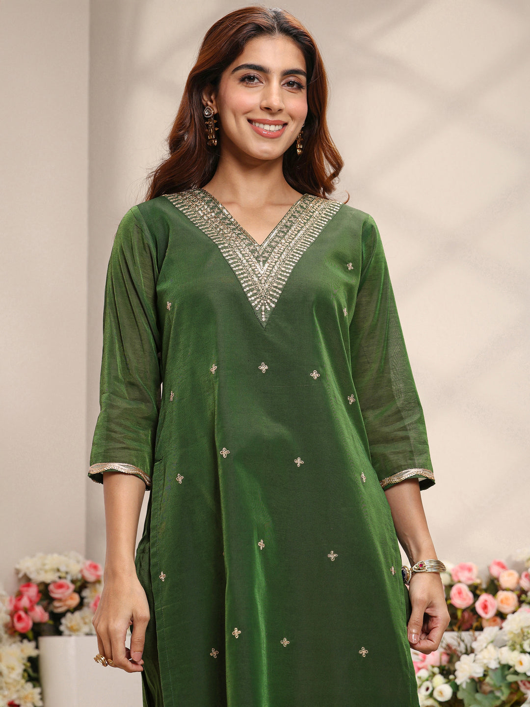 Green Embroidered Silk Blend Straight Suit Set With Dupatta