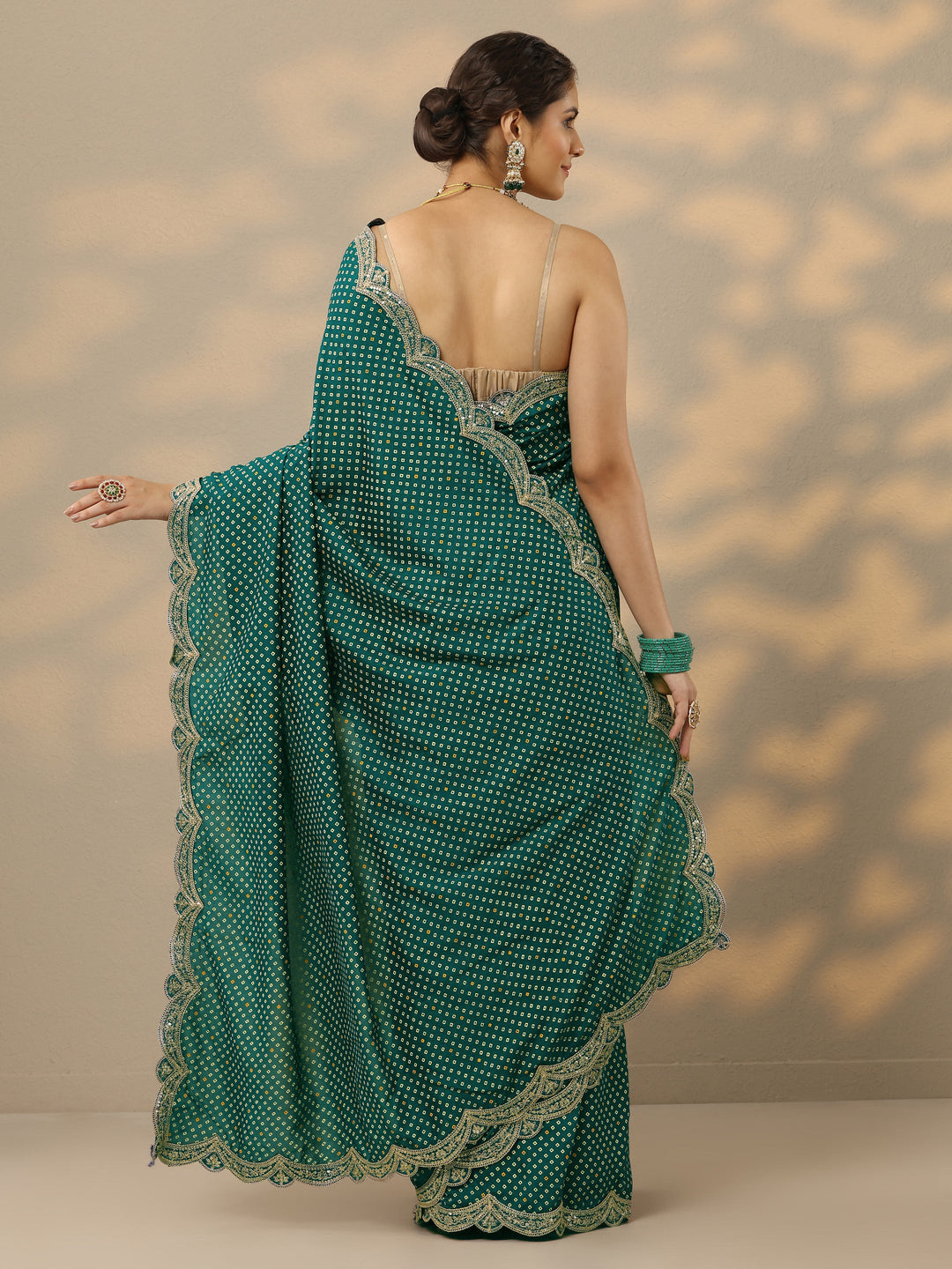 Green Bandhani  Printed Silk Blend Saree With Unstitched Blouse Piece