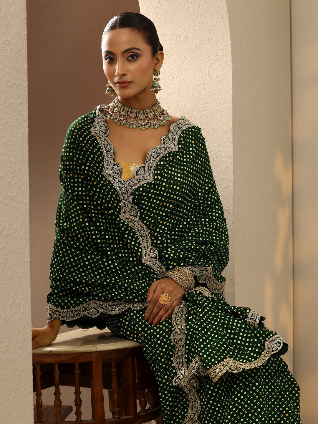 Green Bandhani  Printed Silk Blend Saree With Unstitched Blouse Piece