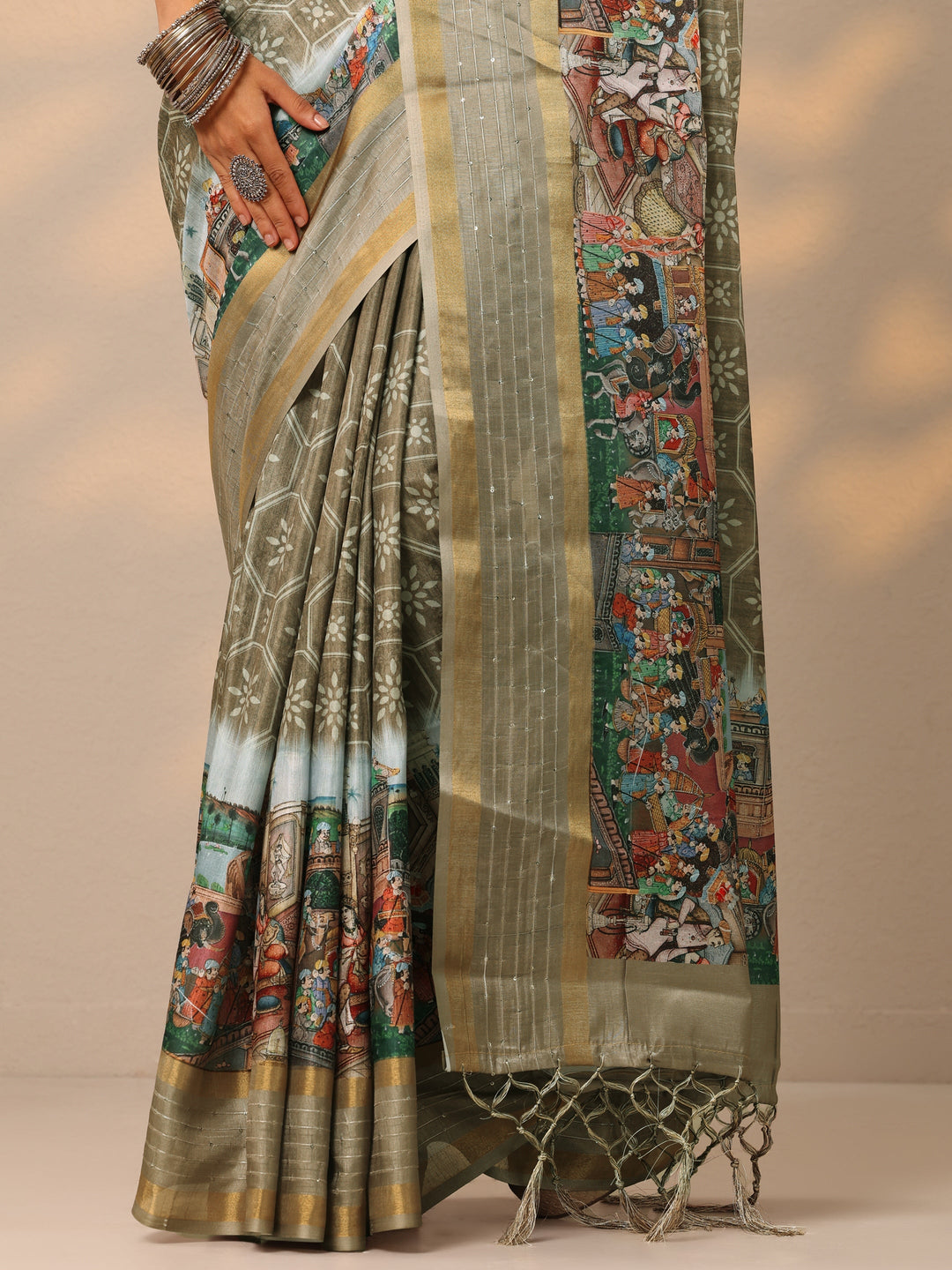 Beige  Printed Silk blend Saree With Unstitched Blouse Piece