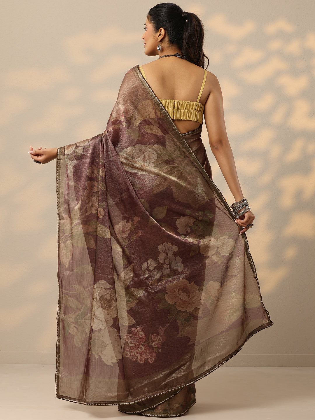 Mauve Embellished Organza Saree With Unstitched Blouse Piece