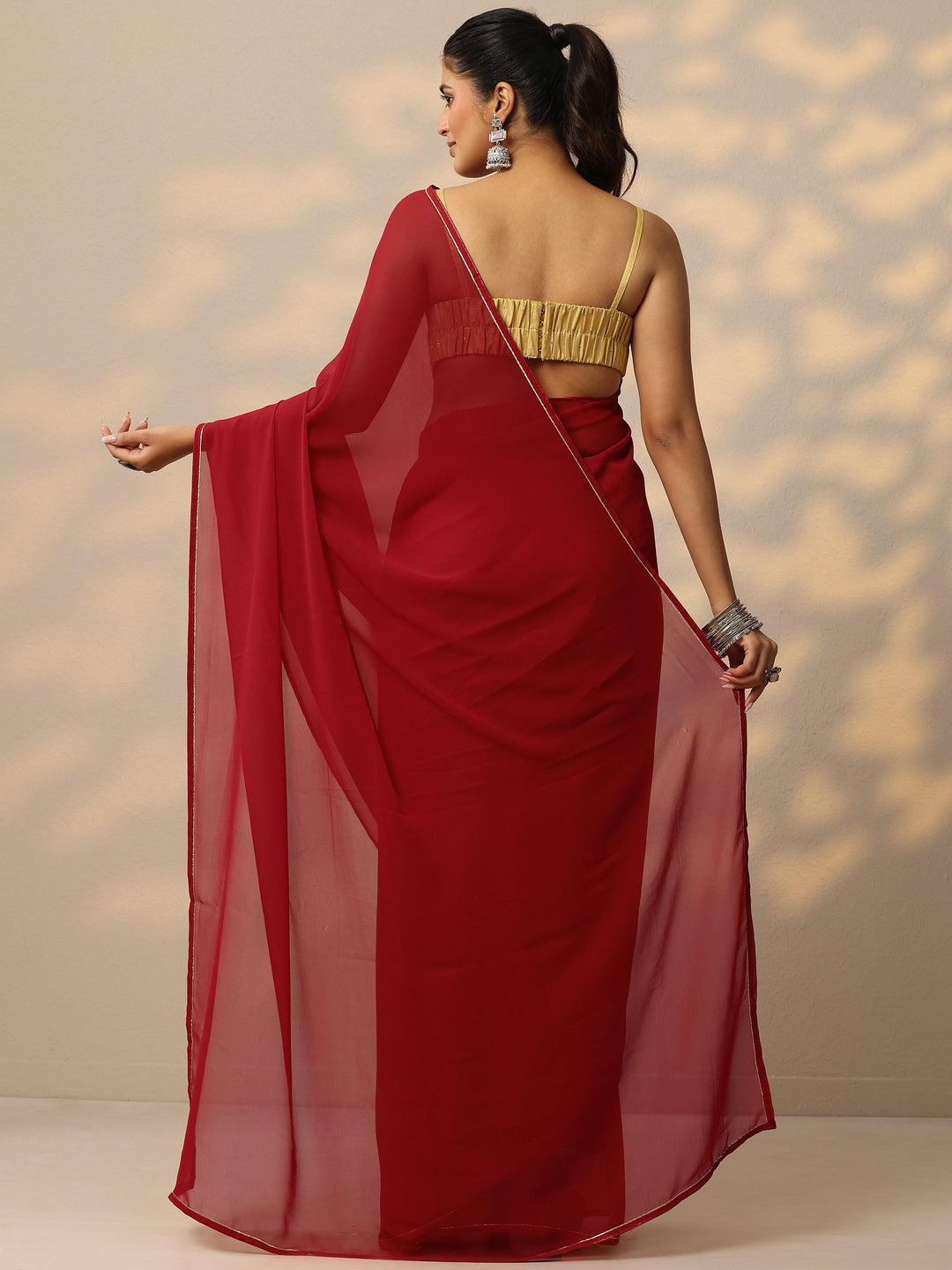 Red Solid Georgette Saree With Unstitched Blouse Piece