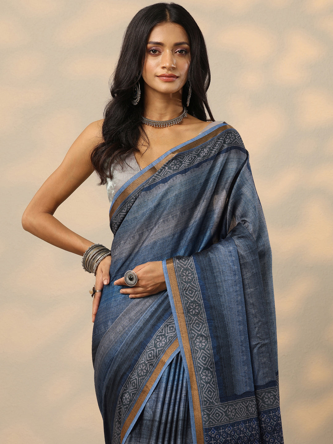 Blue Printed Silk Blend Saree With Unstitched Blouse Piece
