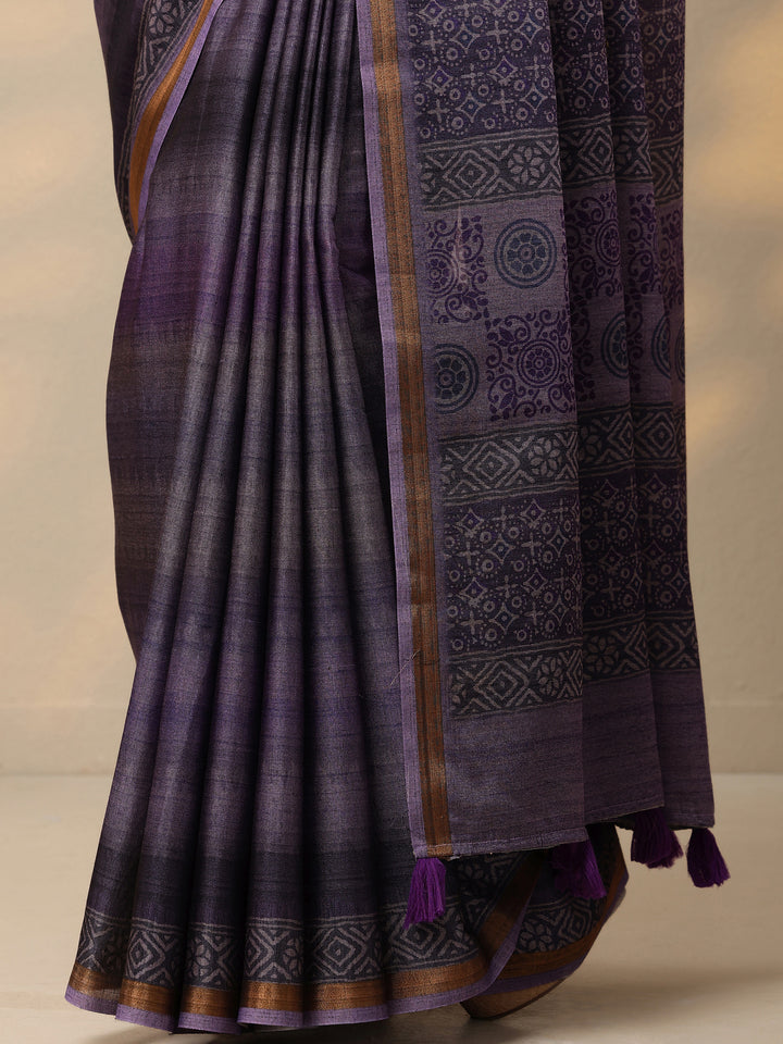 Purple Printed Silk Blend Saree With Unstitched Blouse Piece