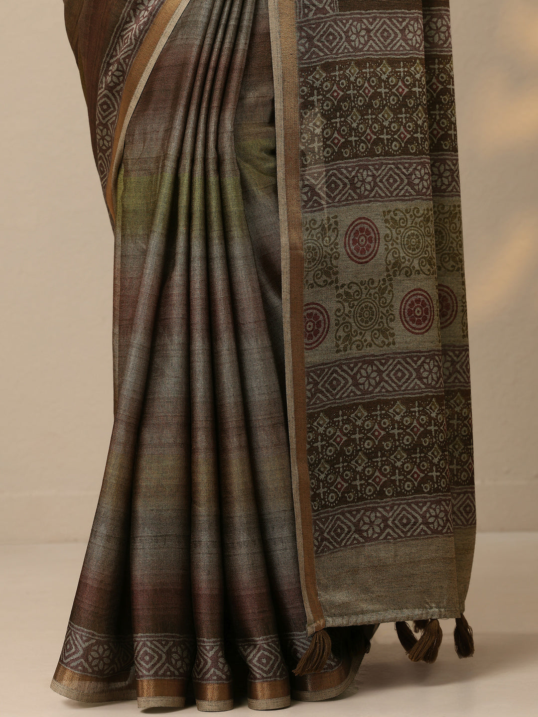 Green Printed Silk Blend Saree With Unstitched Blouse Piece