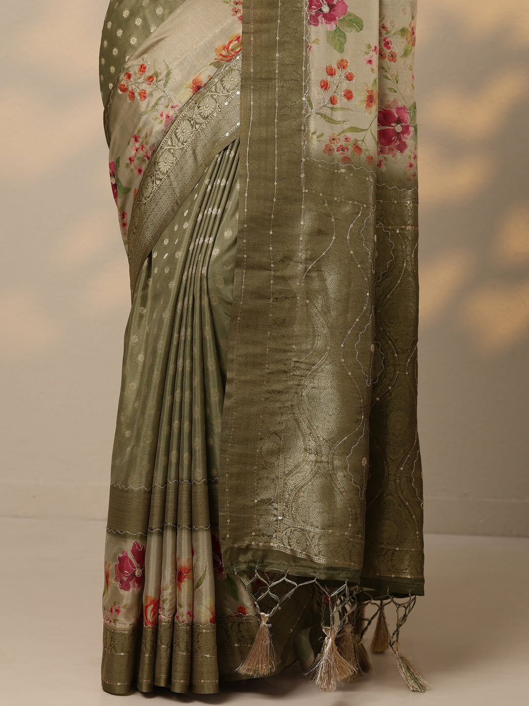 Green Woven Design Silk Blend Saree With Unstitched Blouse Piece