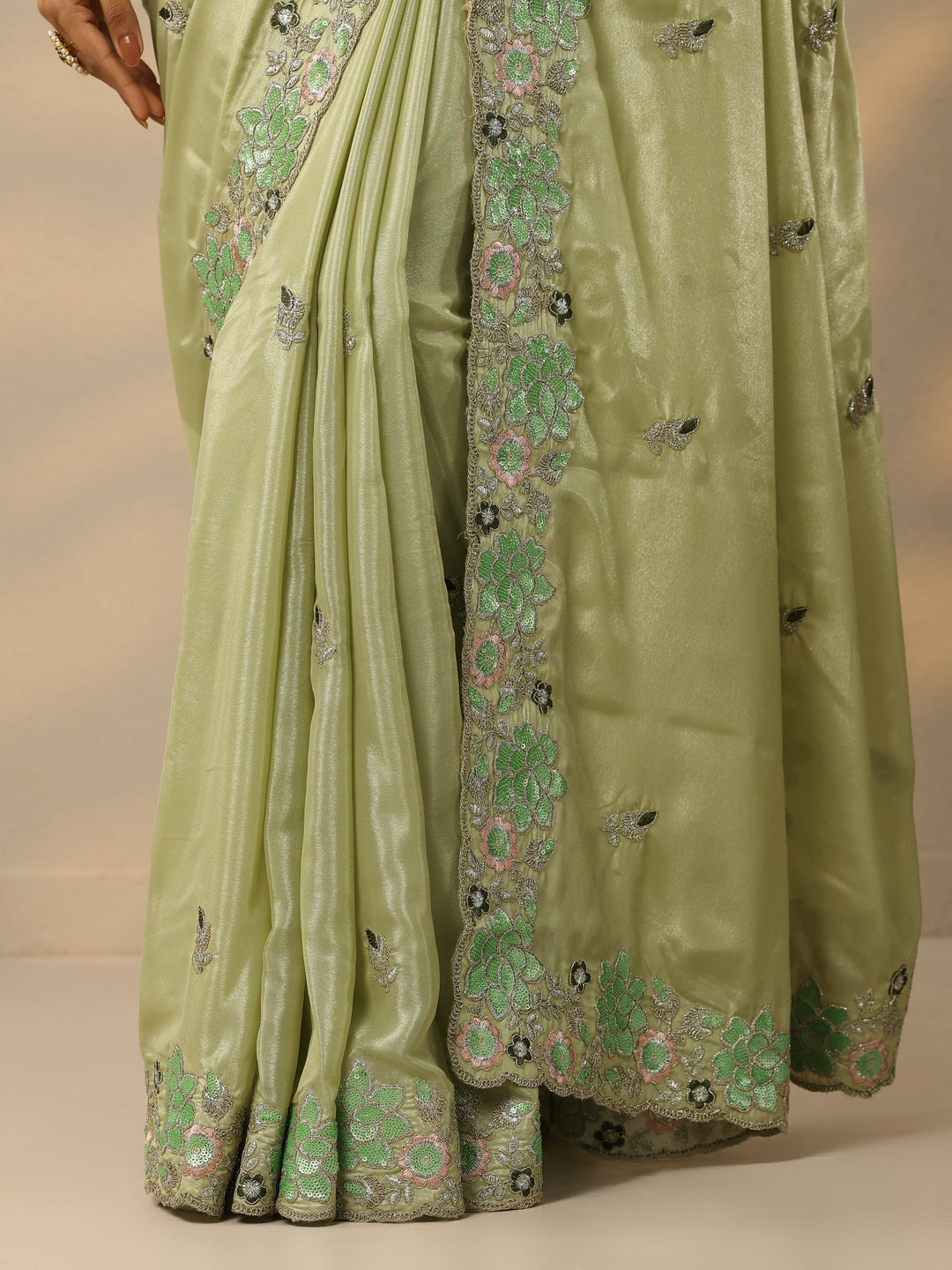 Green Embellished Georgette Saree With Unstitched Blouse Piece