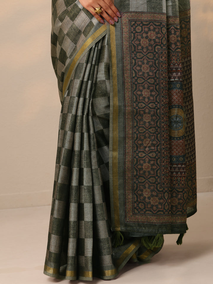 Green Printed Cotton Blend Saree With Unstitched Blouse Piece