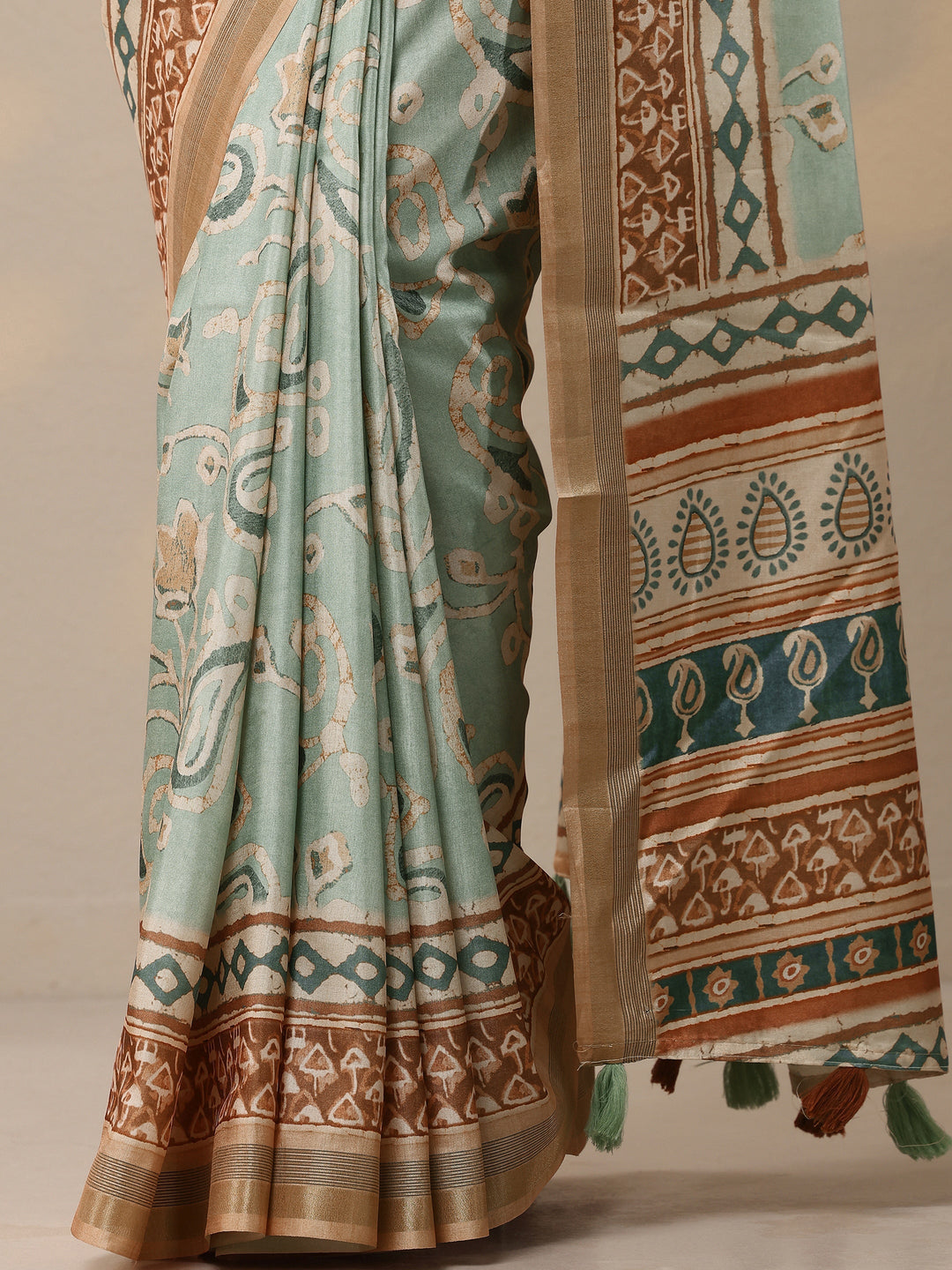 Blue Printed Silk Blend Sarees With Unstitched Blouse Piece