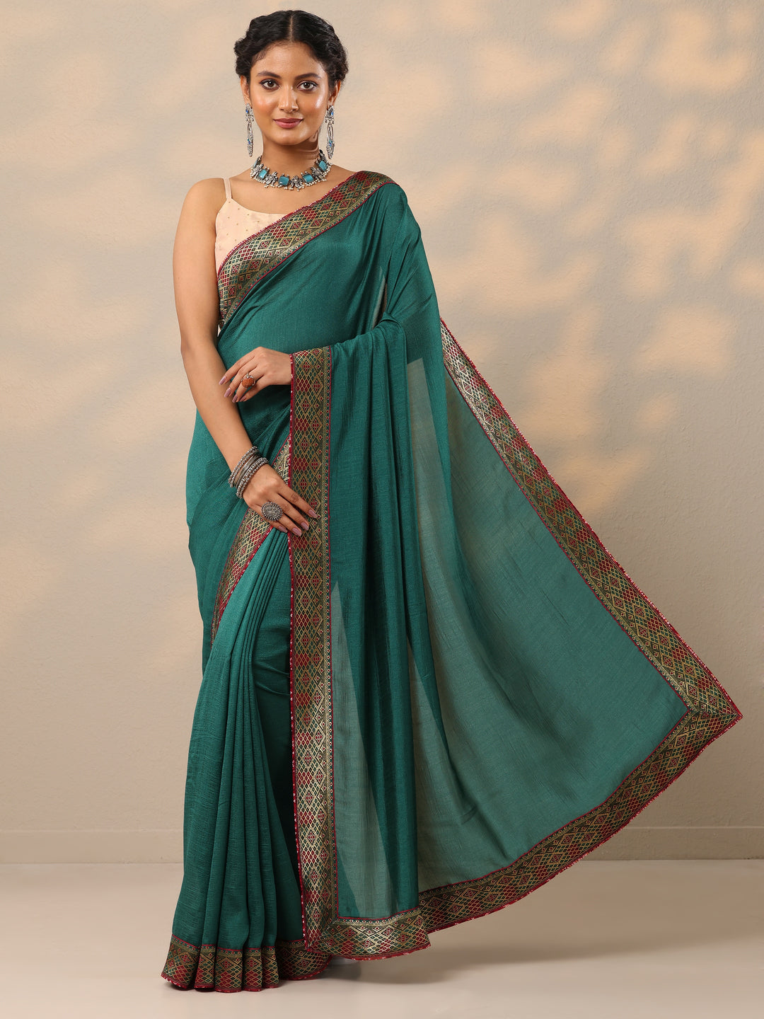 Teal Solid Silk Blend Saree With Unstitched Blouse Piece
