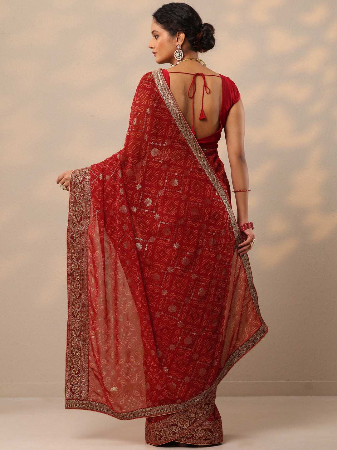 Maroon Bandhani Printed Georgette Saree With Unstitched Blouse Piece