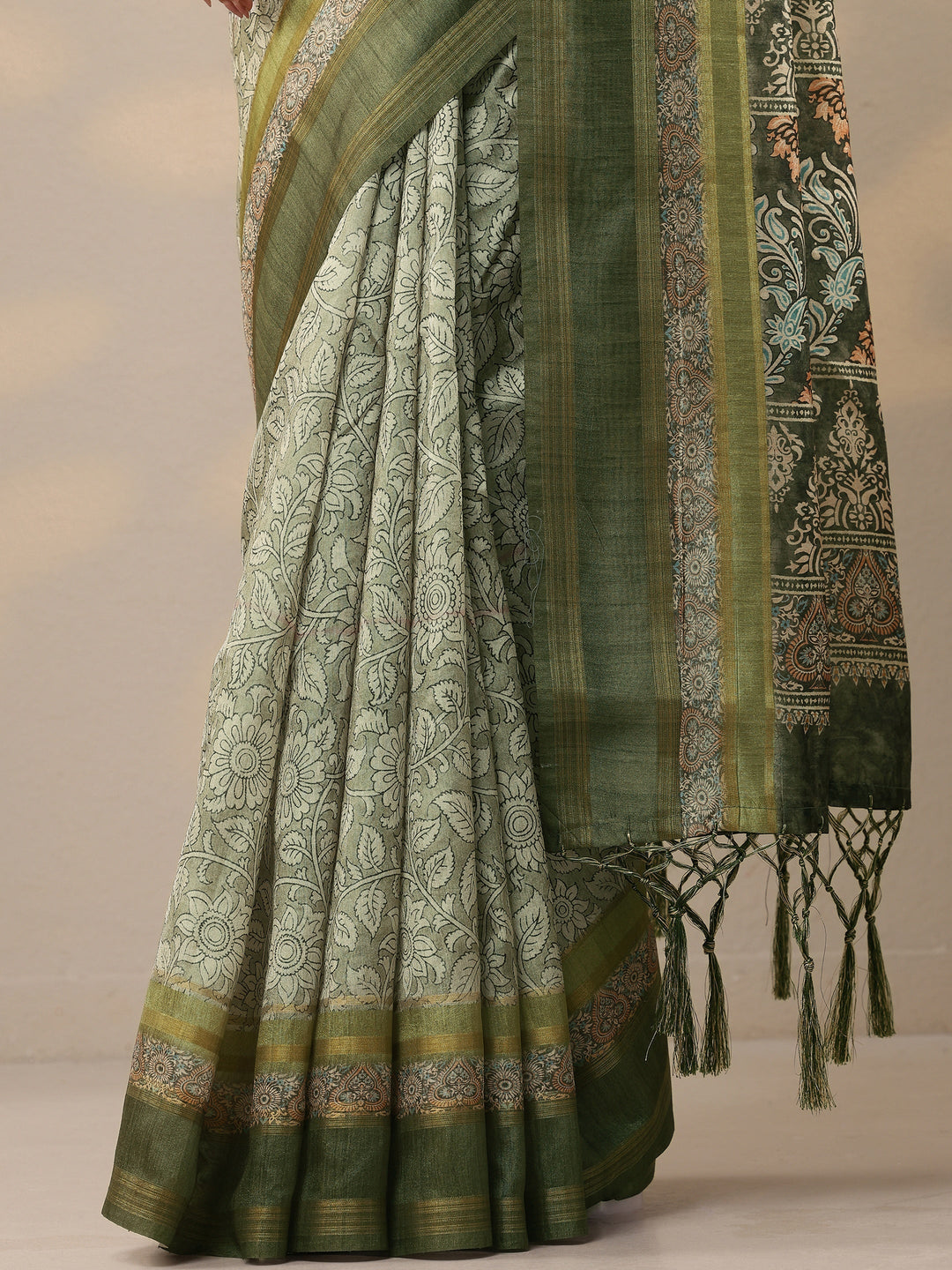 Green Printed Silk Blend Sarees With Unstitched Blouse Piece