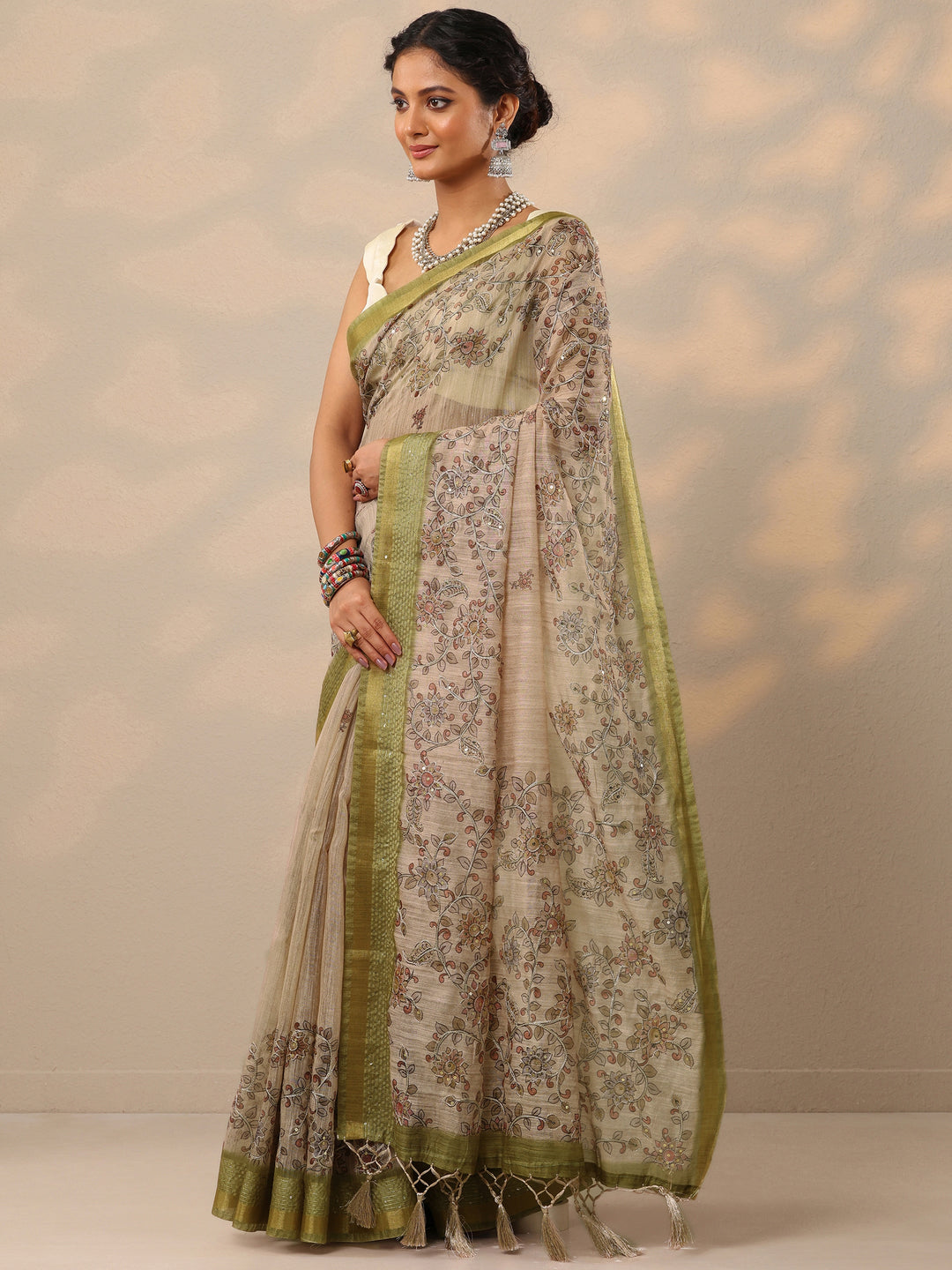 Beige Printed Cotton Blend Saree With Unstitched Blouse Piece