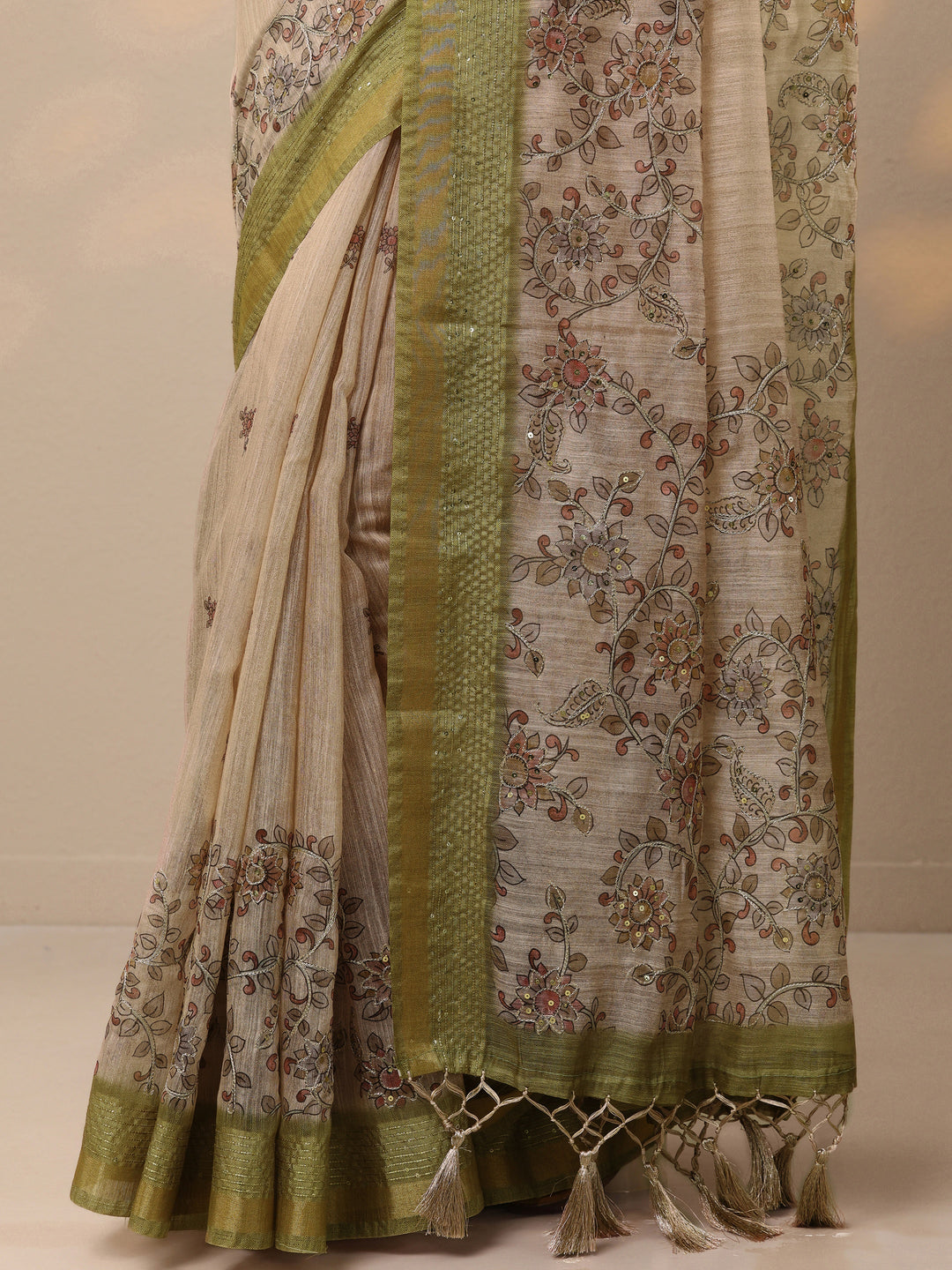 Beige Printed Cotton Blend Saree With Unstitched Blouse Piece
