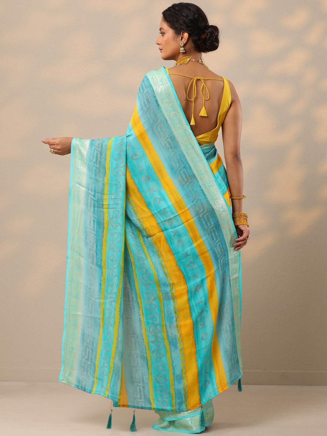 Blue Printed Georgette Saree With Unstitched Blouse Piece