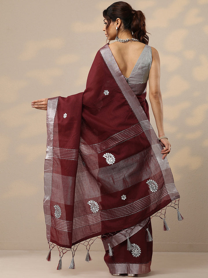 Red Embroidered Cotton Blend Sarees With Unstitched Blouse Piece