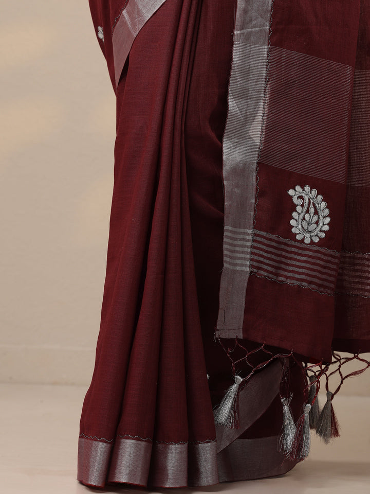 Red Embroidered Cotton Blend Sarees With Unstitched Blouse Piece