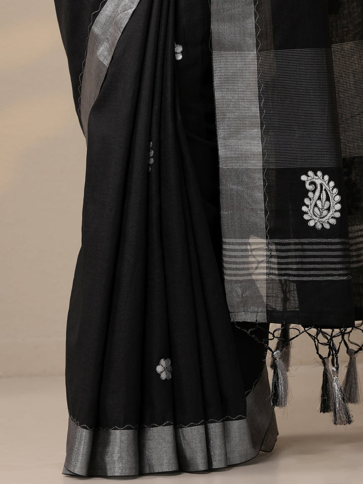 Black Embroidered Cotton Blend Sarees With Unstitched Blouse Piece
