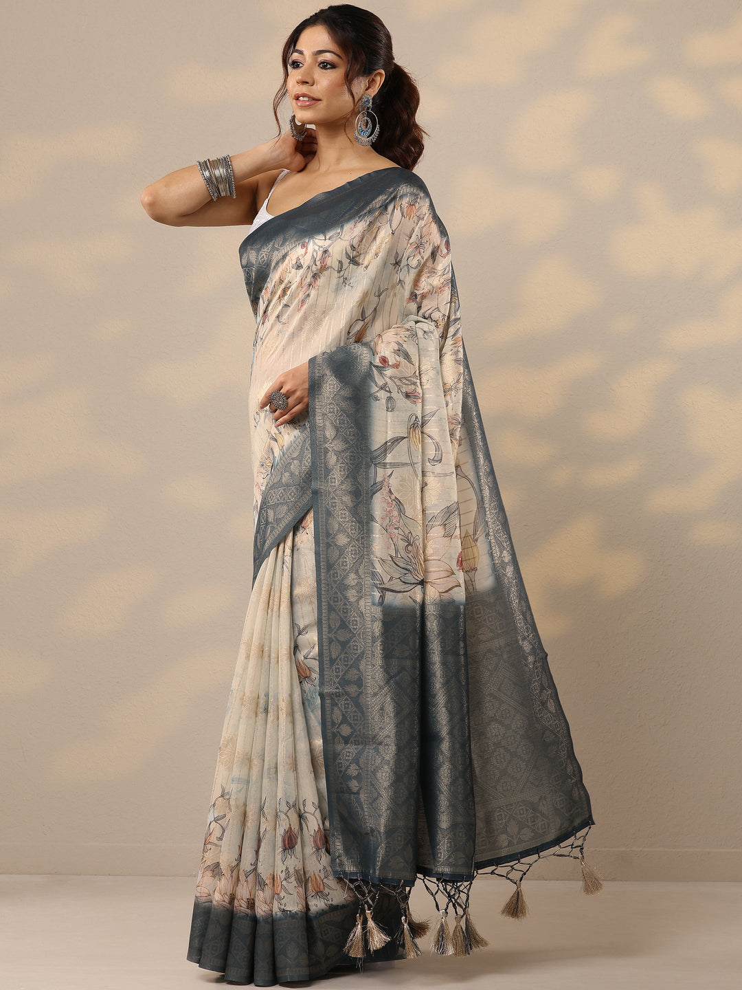 Blue Printed Cotton Blend Sarees With Unstitched Blouse Piece