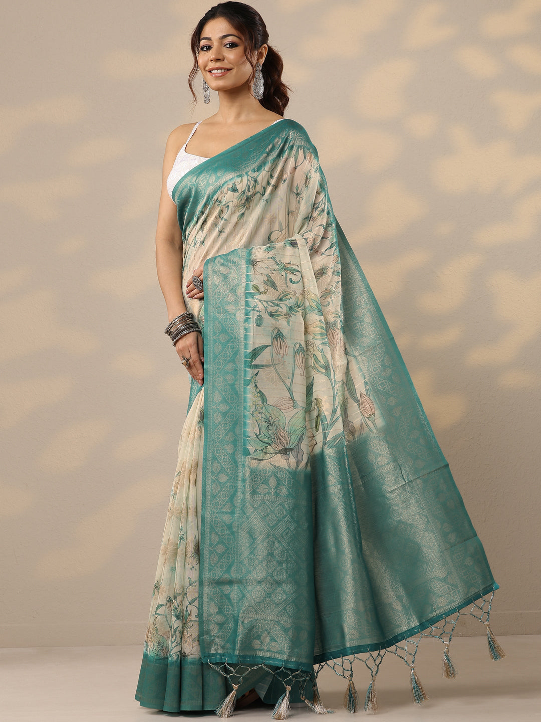 Green Printed Cotton Blend Sarees With Unstitched Blouse Piece