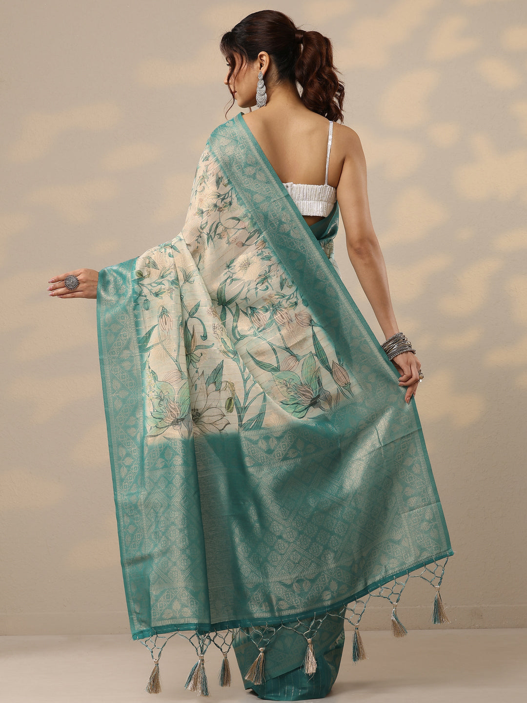 Green Printed Cotton Blend Sarees With Unstitched Blouse Piece