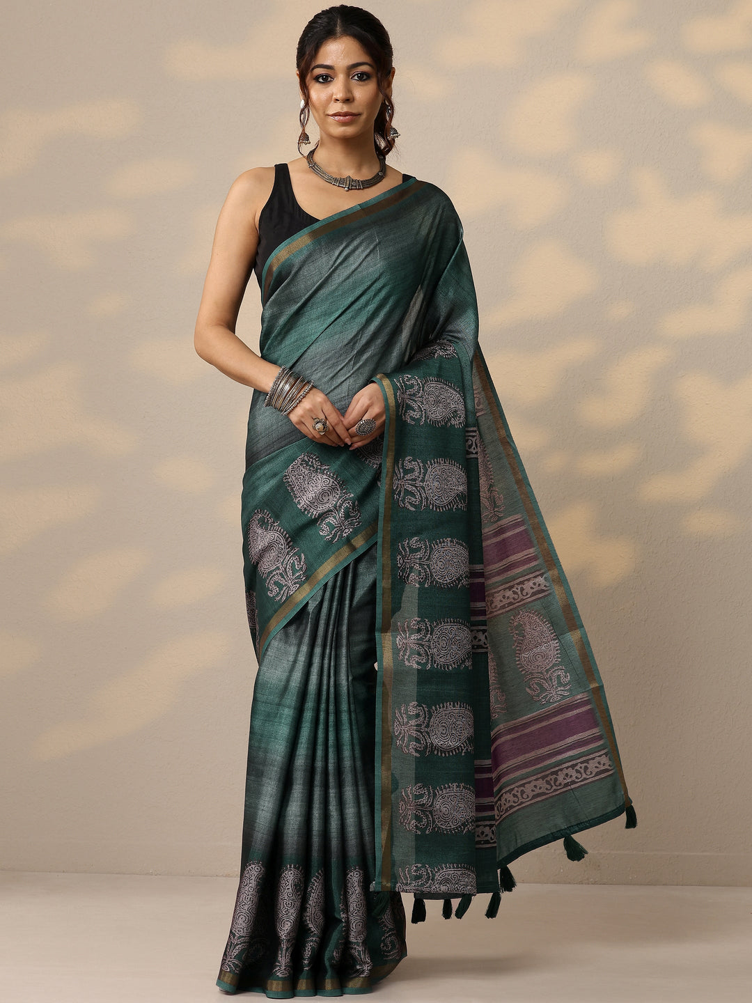 Blue Printed Cotton Blend Sarees With Unstitched Blouse Piece