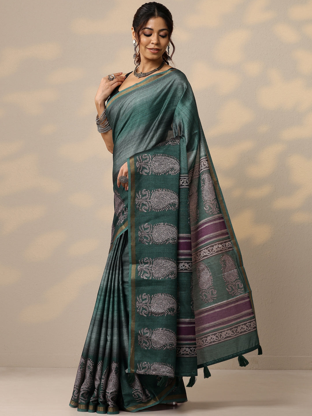 Blue Printed Cotton Blend Sarees With Unstitched Blouse Piece