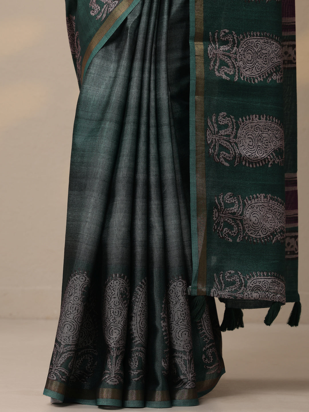 Blue Printed Cotton Blend Sarees With Unstitched Blouse Piece