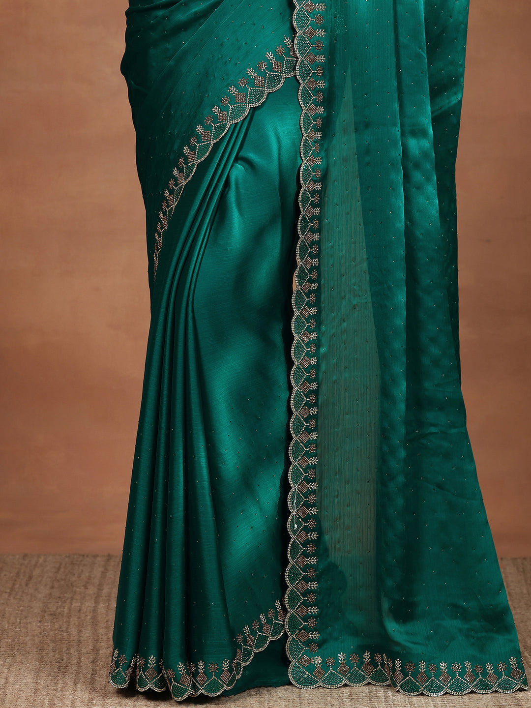Green Embellished Silk Blend Sarees With Unstitched Blouse Piece