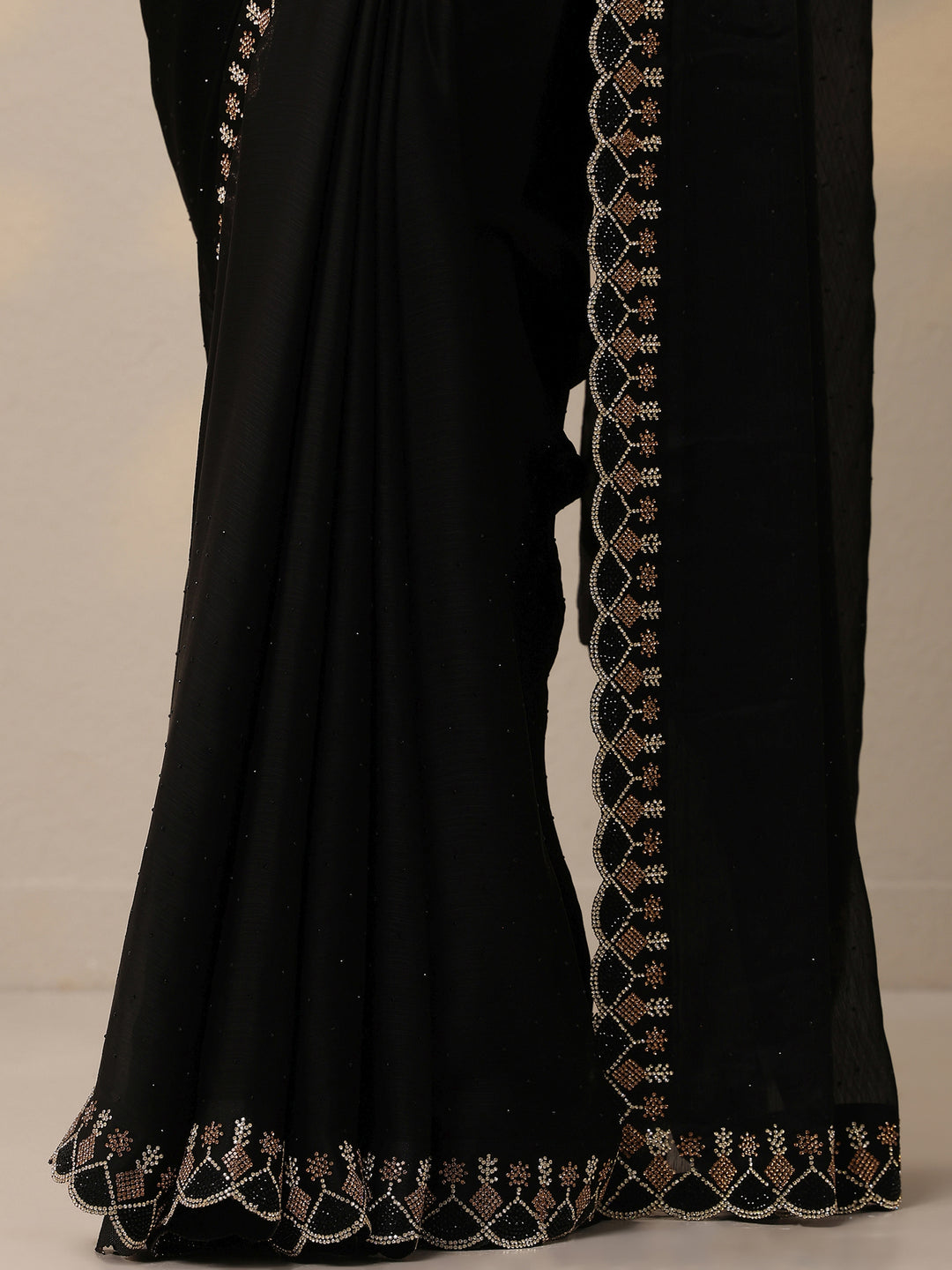 Black Embellished Silk Blend Sarees With Unstitched Blouse Piece