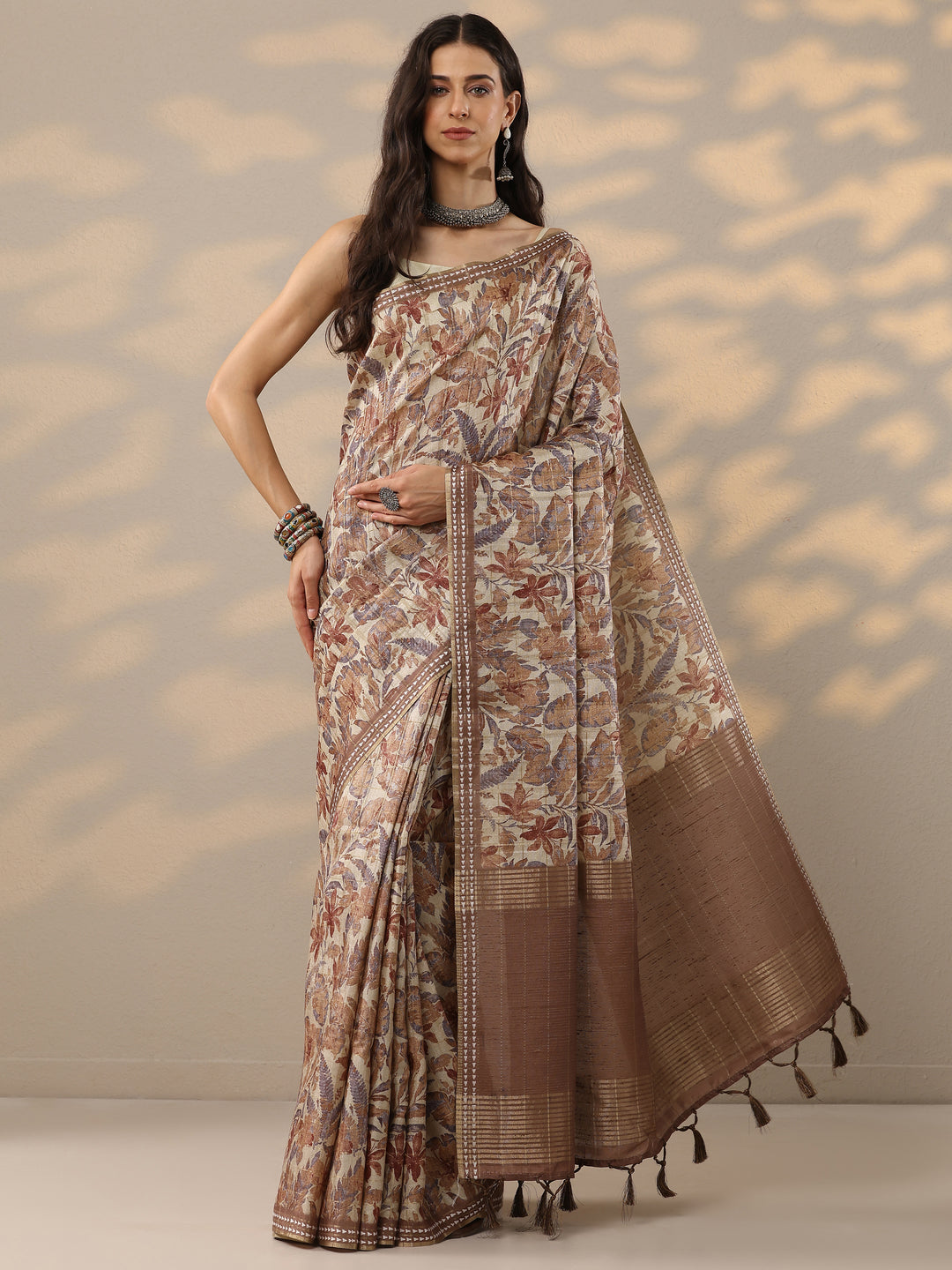 Brown Printed Silk Blend Saree With Unstitched Blouse Piece