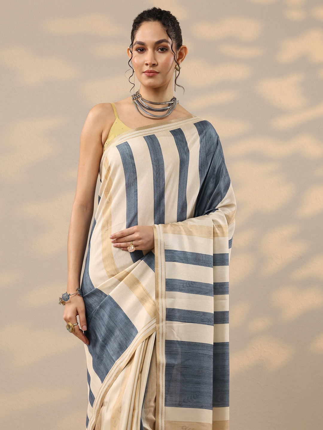 Beige Printed Silk Blend Saree With Unstitched Blouse Piece