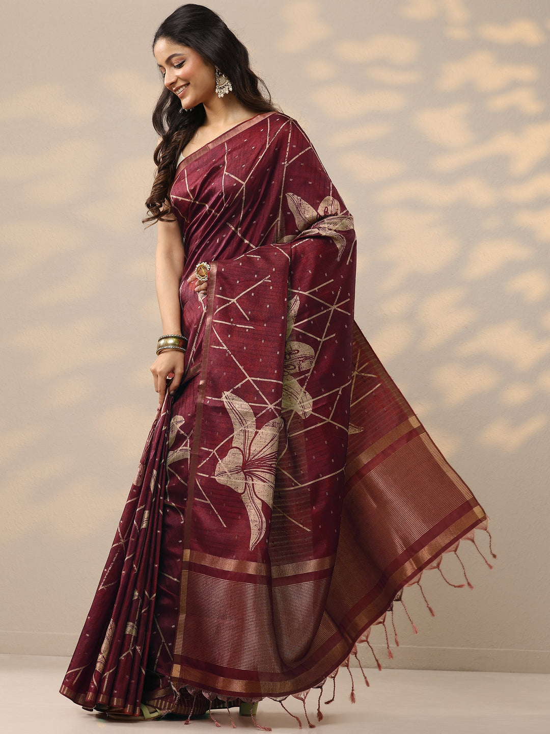 Red Printed Silk Blend Saree With Unstitched Blouse Piece