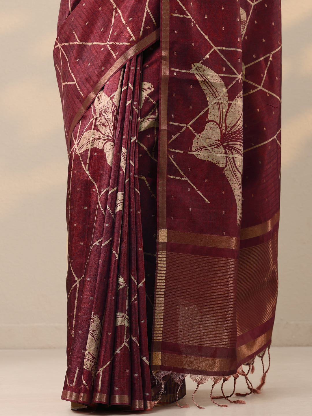 Red Printed Silk Blend Saree With Unstitched Blouse Piece
