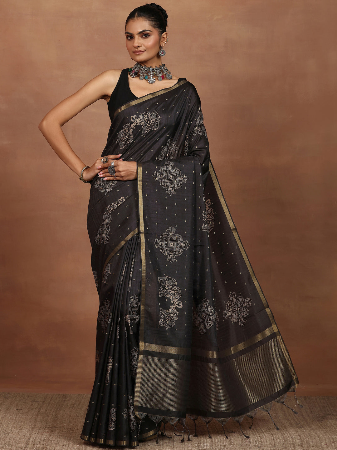 Grey Printed Silk Blend Sarees With Unstitched Blouse Piece