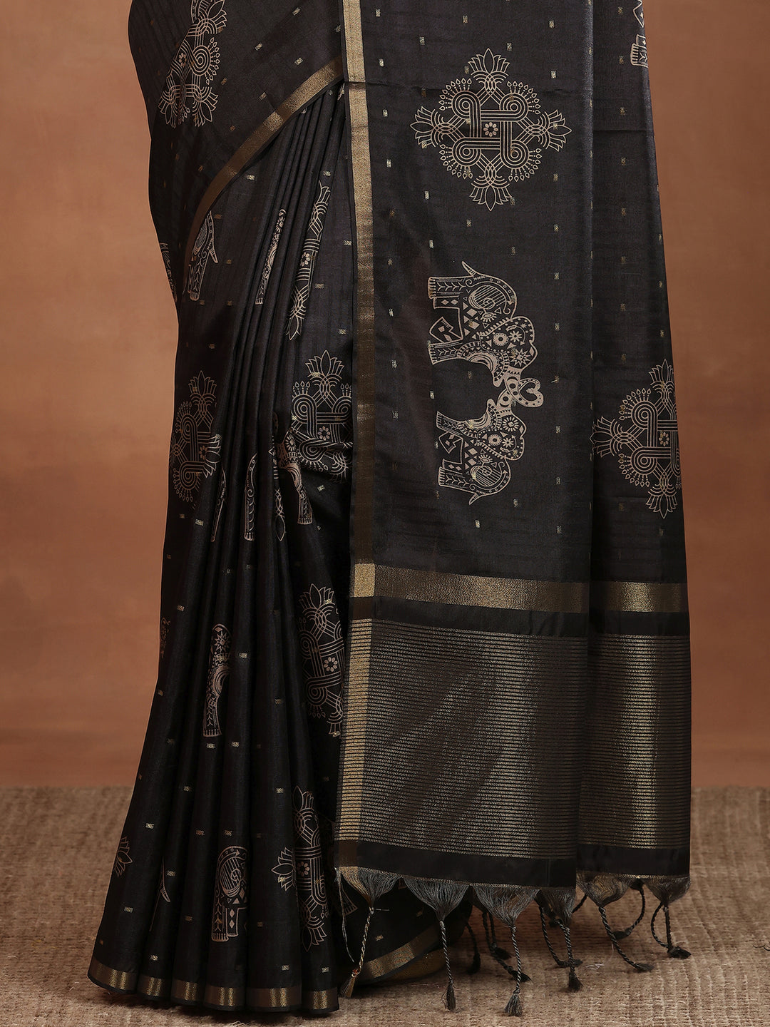 Grey Printed Silk Blend Sarees With Unstitched Blouse Piece