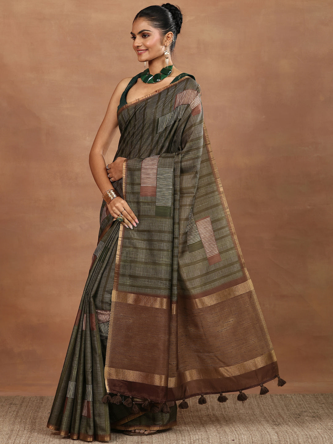 Green Printed Silk Blend Sarees With Unstitched Blouse Piece