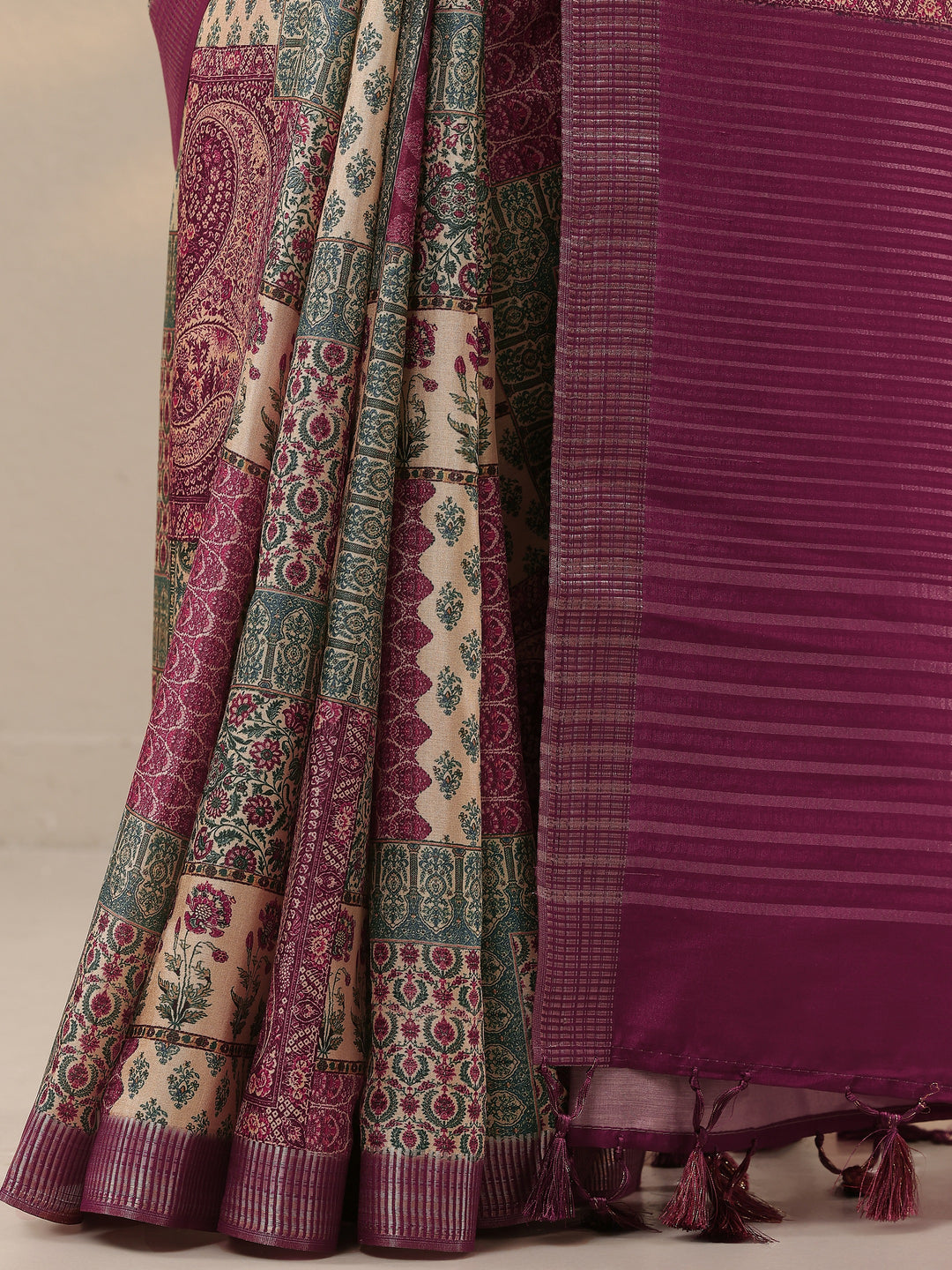 Pink Printed Silk Blend Saree With Unstitched Blouse Piece