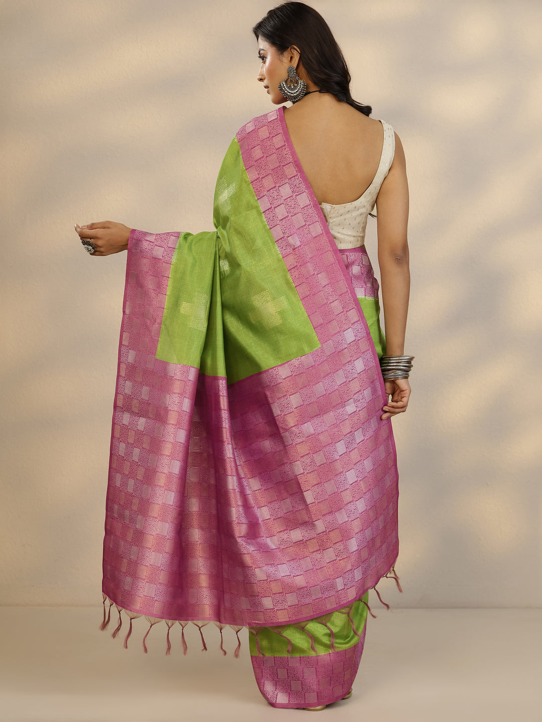 Green Woven Design Silk Blend Saree With Unstitched Blouse Piece