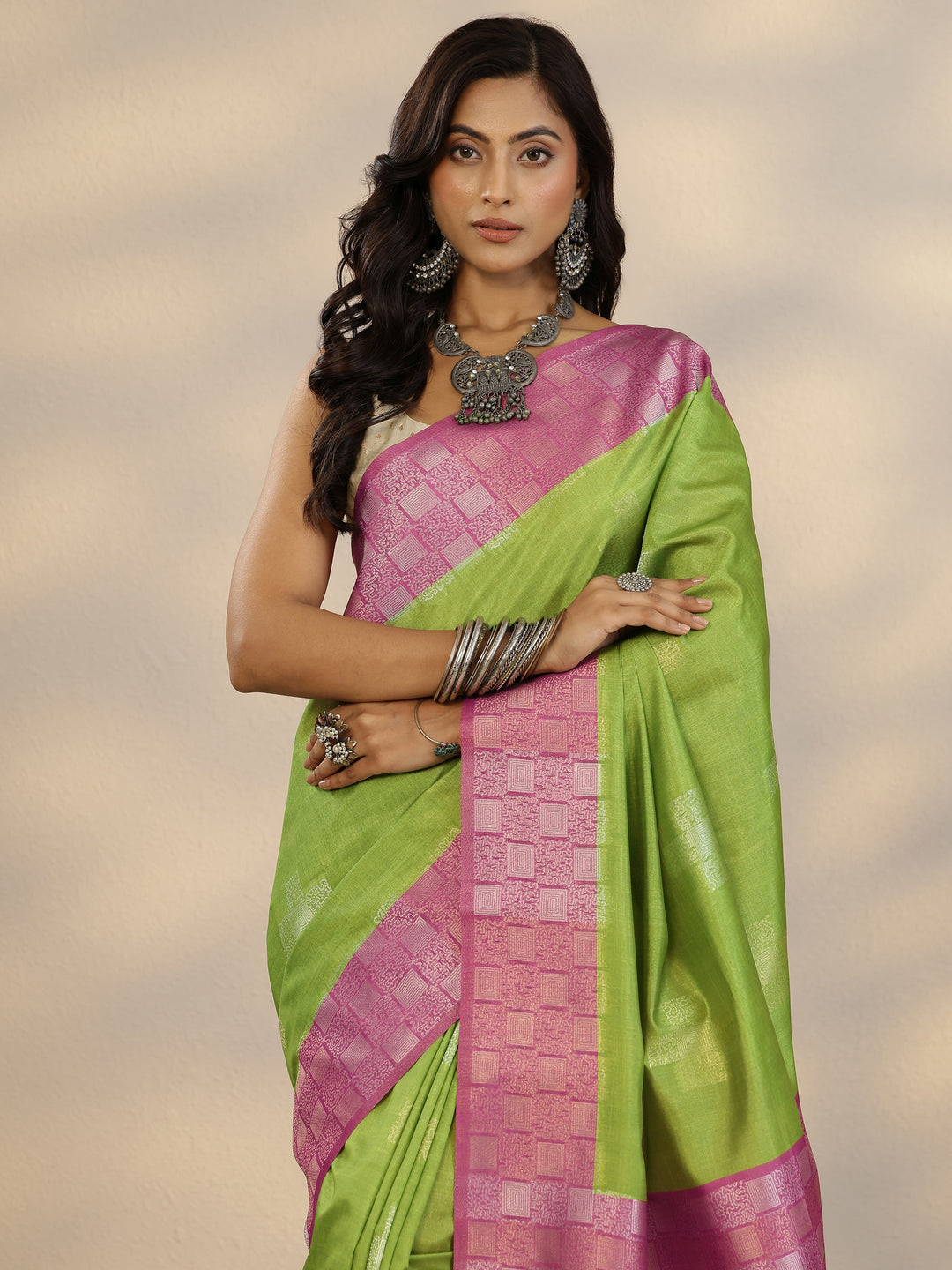 Green Woven Design Silk Blend Saree With Unstitched Blouse Piece
