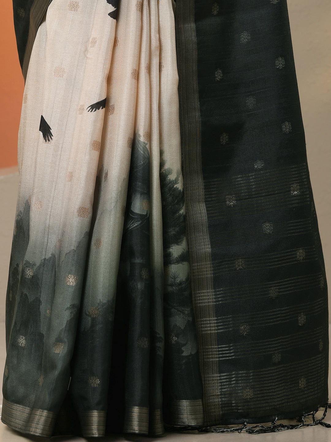 Beige Printed Silk Blend Saree With Unstitched Blouse Piece