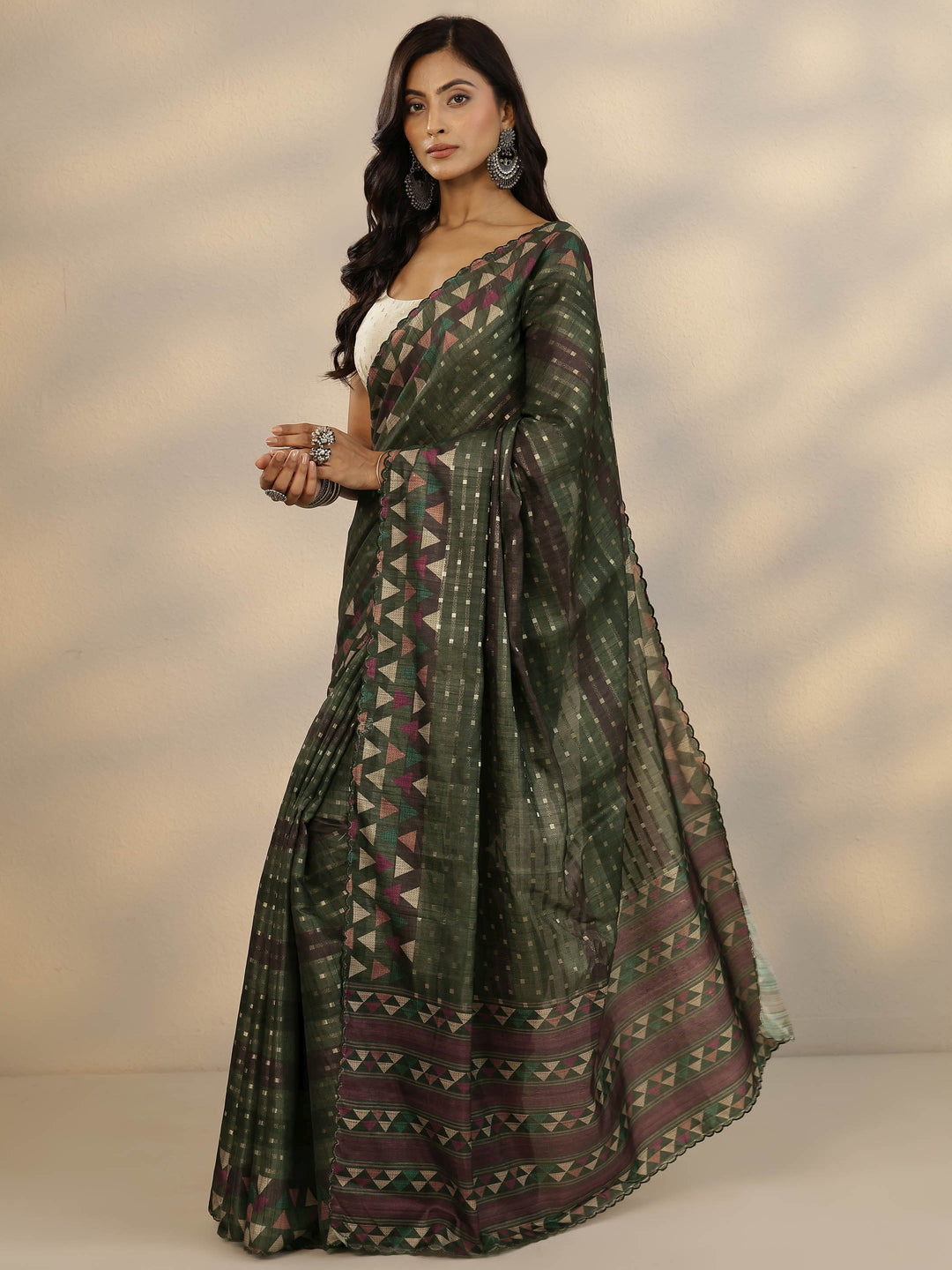 Grey Woven Design Silk Blend Saree With Unstitched Blouse Piece
