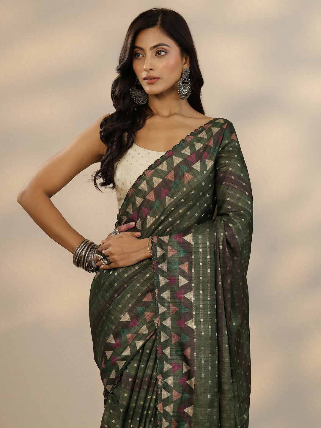 Grey Woven Design Silk Blend Saree With Unstitched Blouse Piece